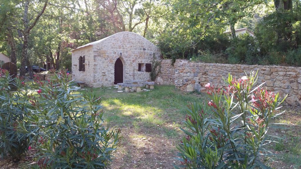 Le Donjon Des Combes Et Son Spa Фаянс Номер фото