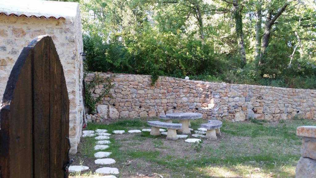 Le Donjon Des Combes Et Son Spa Фаянс Номер фото